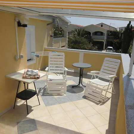 Ferien Haus Evita Auf Insel Vir,wohnung Ii Apartment Vir
