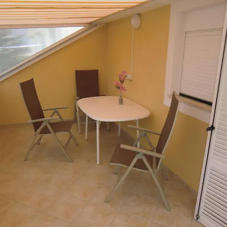 Ferien Haus Evita Auf Insel Vir,wohnung Ii Lägenhet *